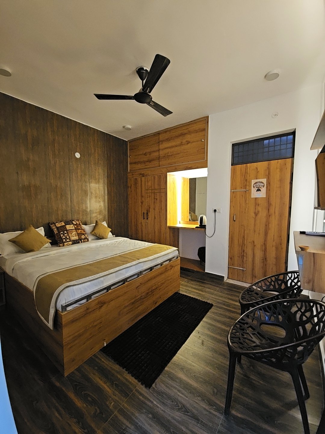 Deluxe Heritage Room at The Agra Retreat — AC room with private balcony near Taj Mahal Agra